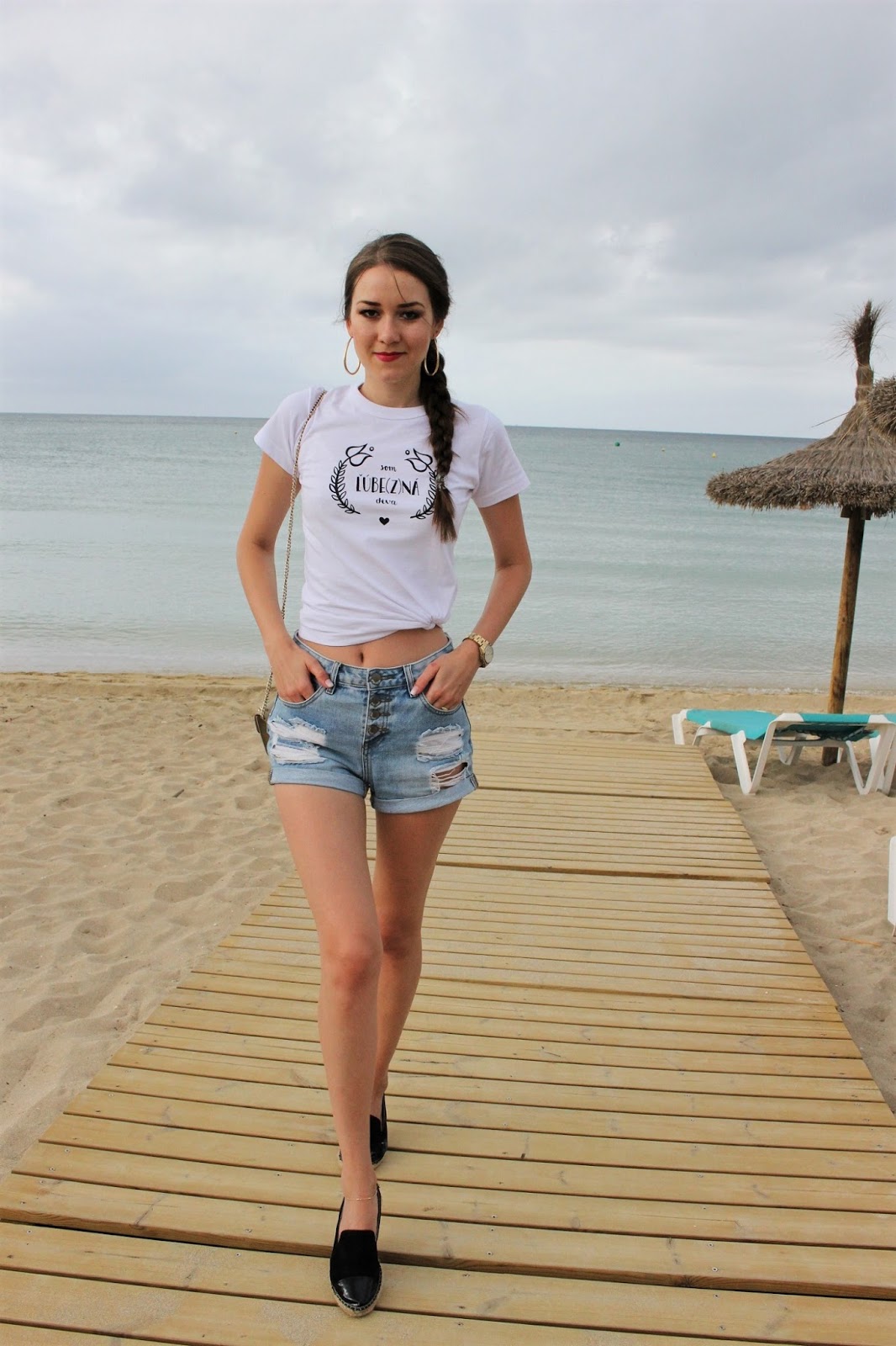 OOTD 59 Beach Outfit Folk TShirt and Denim Shorts Sinnamona