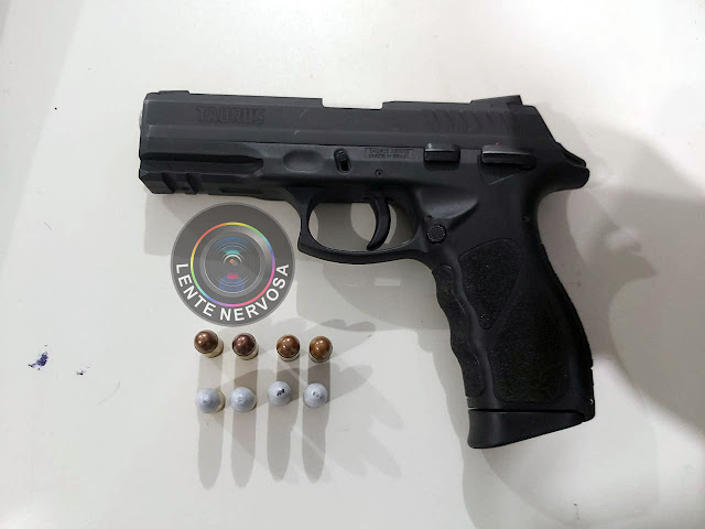 Monitorado por tornozeleira é preso após efetuar tiros em frente à boate