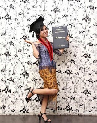 model gaya rambut wisuda modern terbaru model gaya rambut wisuda modern terbaru