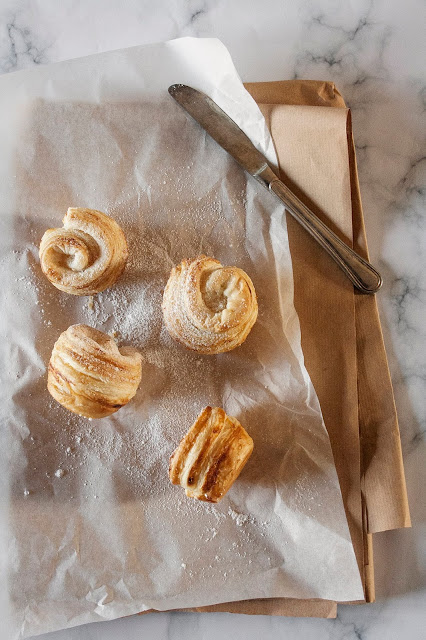 Cruffin alla marmellata, la ricetta veloce con la pasta sfoglia pronta