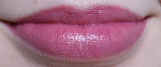 Avon Ultra Colour 3D Plumping Lipstick Mad About Mauve Lip Swatch