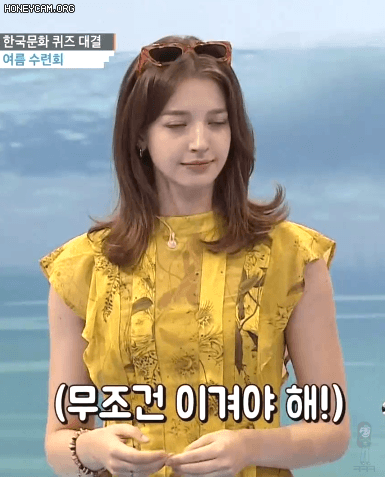 [연예] [움짤]         안젤리나 다닐로바 -  와이드섬