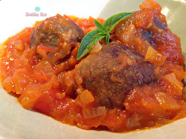 Albóndigas veganas con salsa de tomate