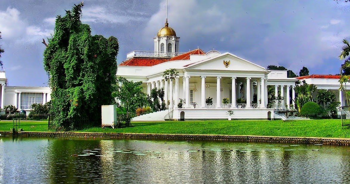 Martinaaass: ISTANA BOGOR PERNAH MENGALAMI KERUSAKAN KARENA GEMPA