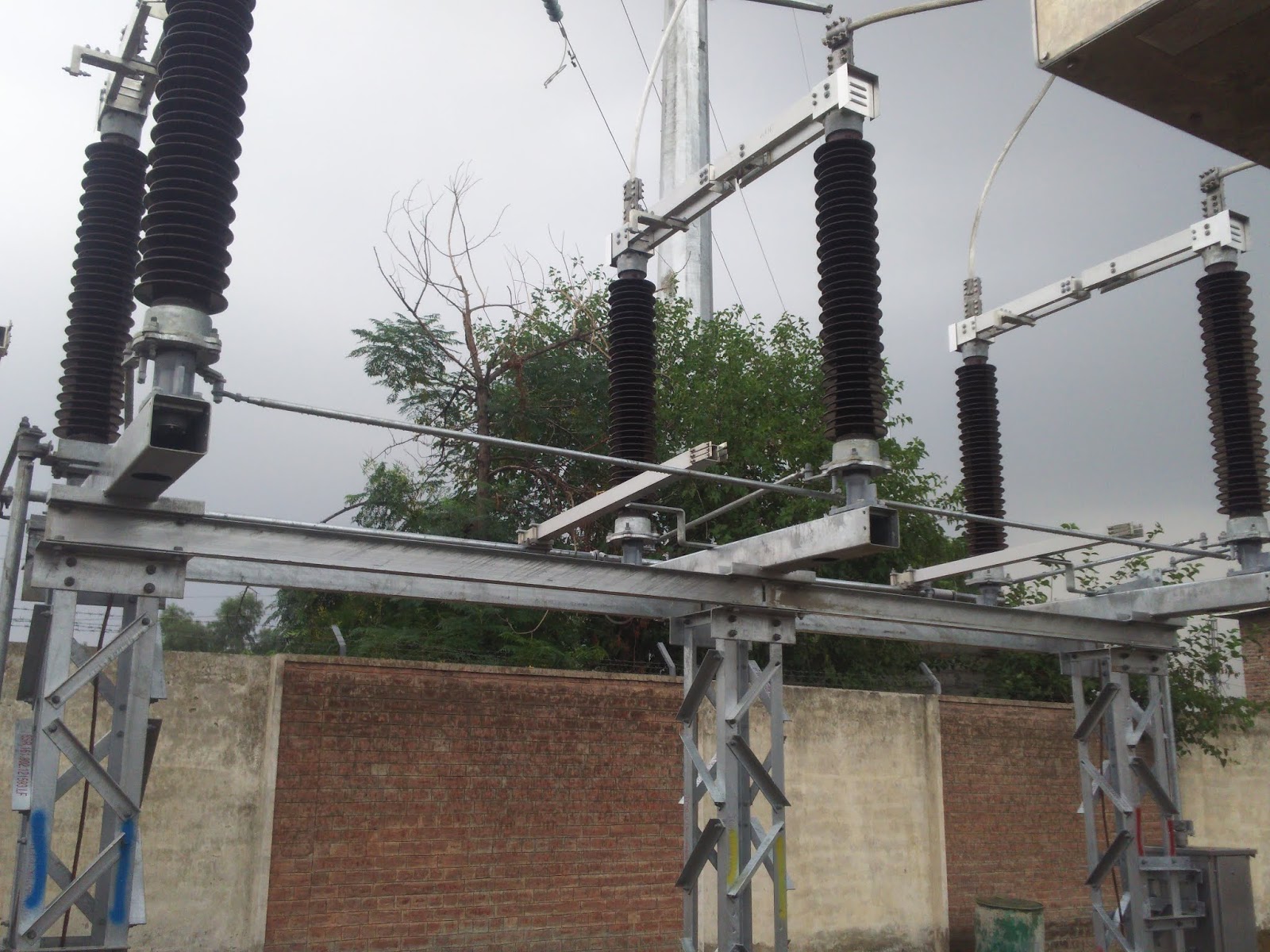 What is an isolator? How it's work? What are parts of an isolator?