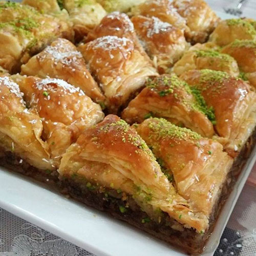 Bayan Takıntı Kekli Baklava Tarifi (hazır yufkadan)