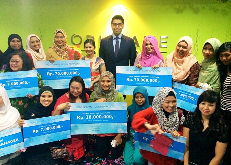 Rahasia Bisnis Online Penghasilan Jutaan Rupiah: Panduan Lengkap Menuju Kebebasan Finansial
