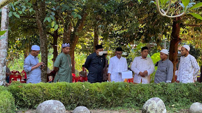 Makam Ulama Tgk Chiek Disimpang di Pugar