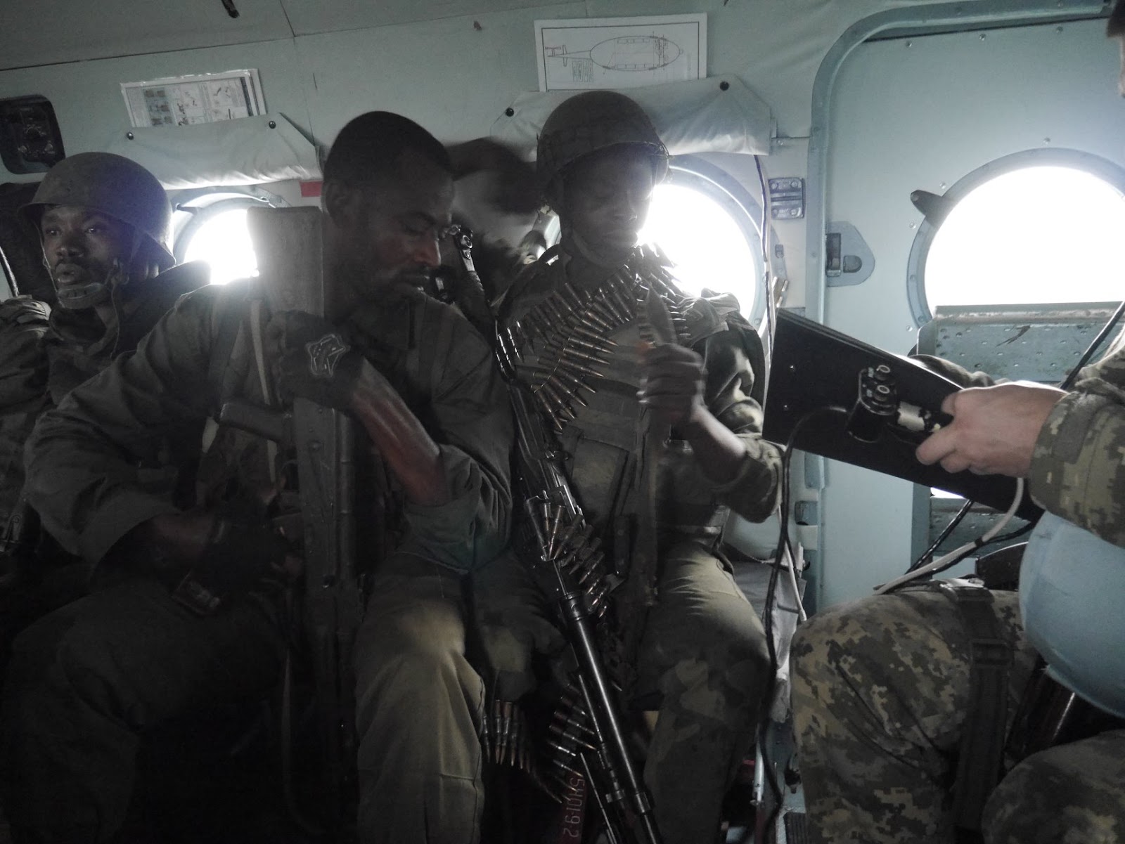 Українські гелікоптери Ми-24 нанесли повітряний удар по таборам повстанців у Конго