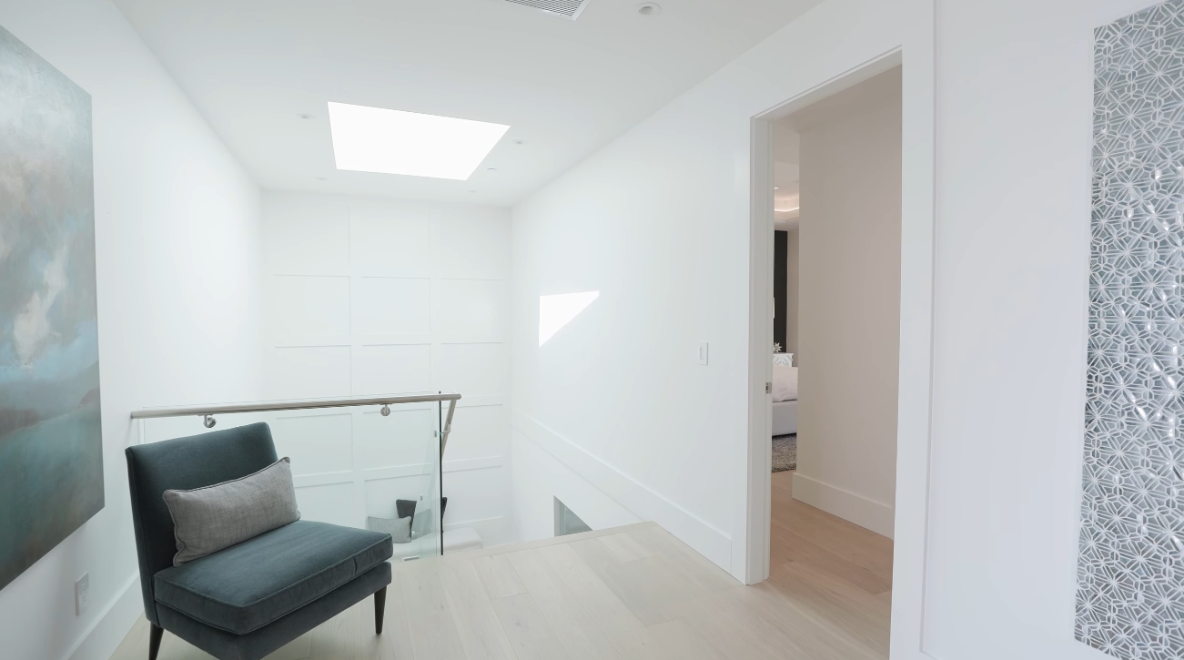 74 Photos vs. Luxury Contemporary Home In West Vancouver Interior Design Tour