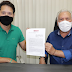 ZÉ ALDEMIR ASSINA CONTRATO PARA CONSTRUÇÃO DE ADUTORA