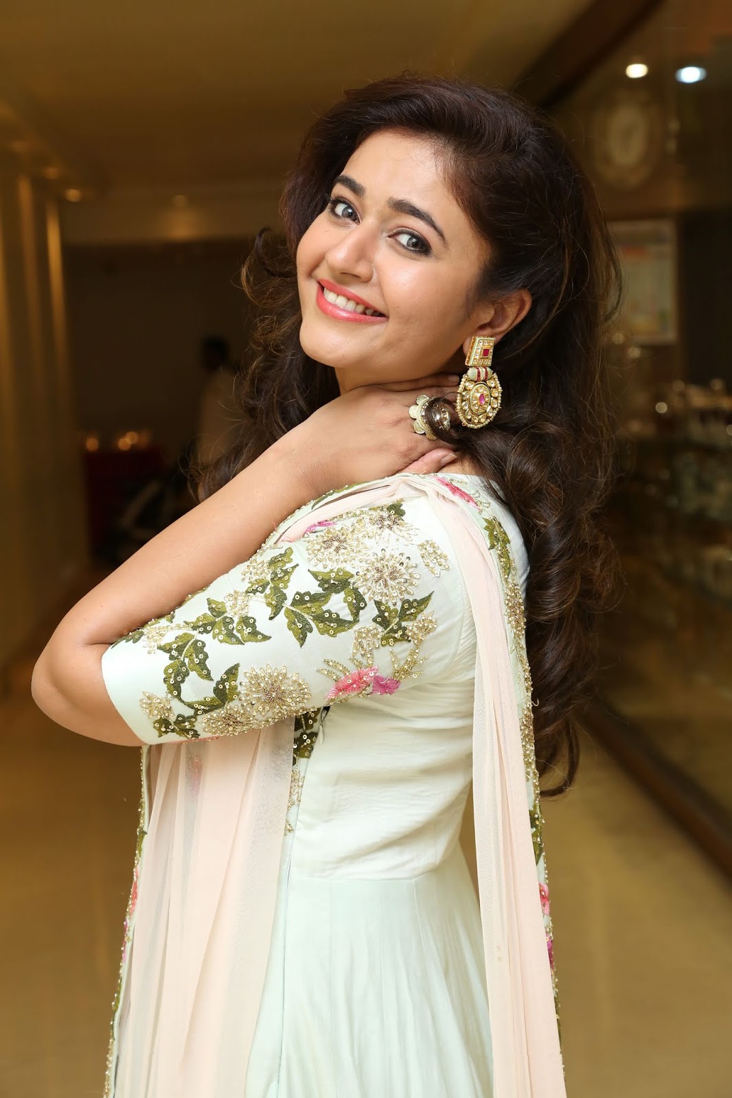 Beauty Galore HD : Poonam Bajwa New Photos At Sutra Launch