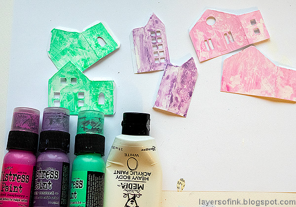 Layers of ink - Winter Village Tutorial by Anna-Karin Evaldsson. Paint with Distress Paint.
