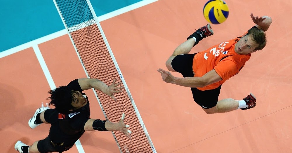 Image of a hard smash in volleyball