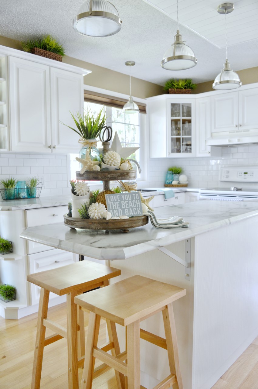 Dining Delight Tiered Tray with Beach Decor & More Tray Ideas