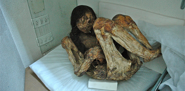 El enigma de la momia con un bebé en brazos.