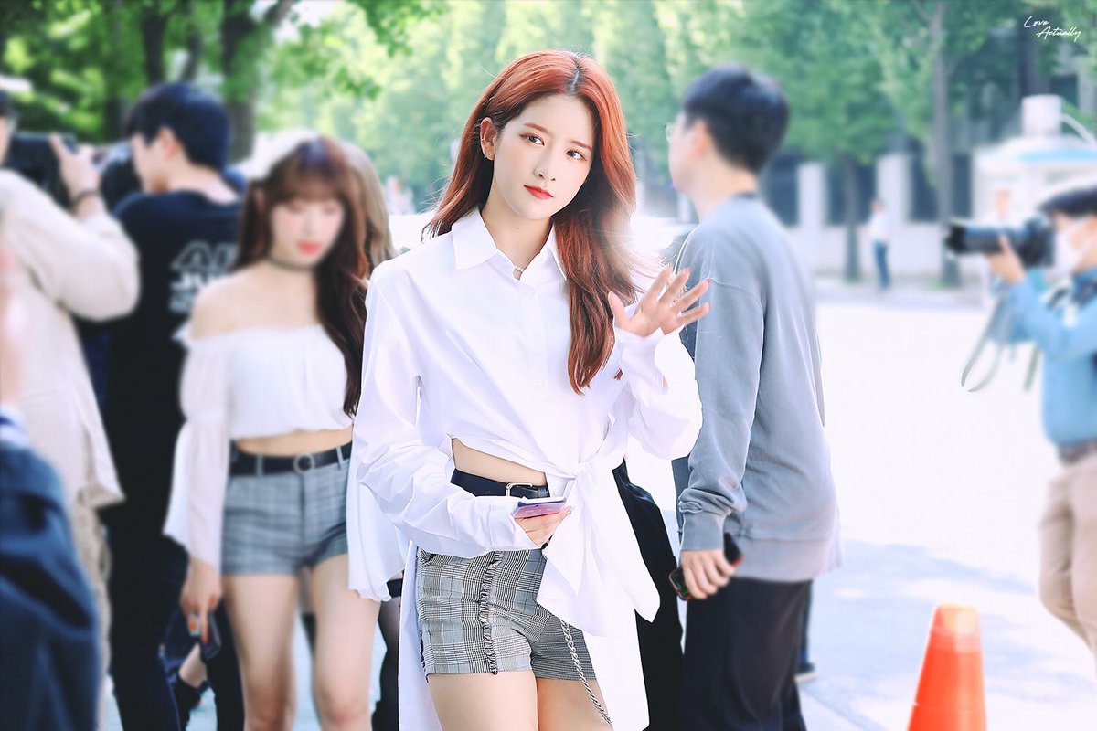 우주소녀의 리더를 맡고 있는 엑시
