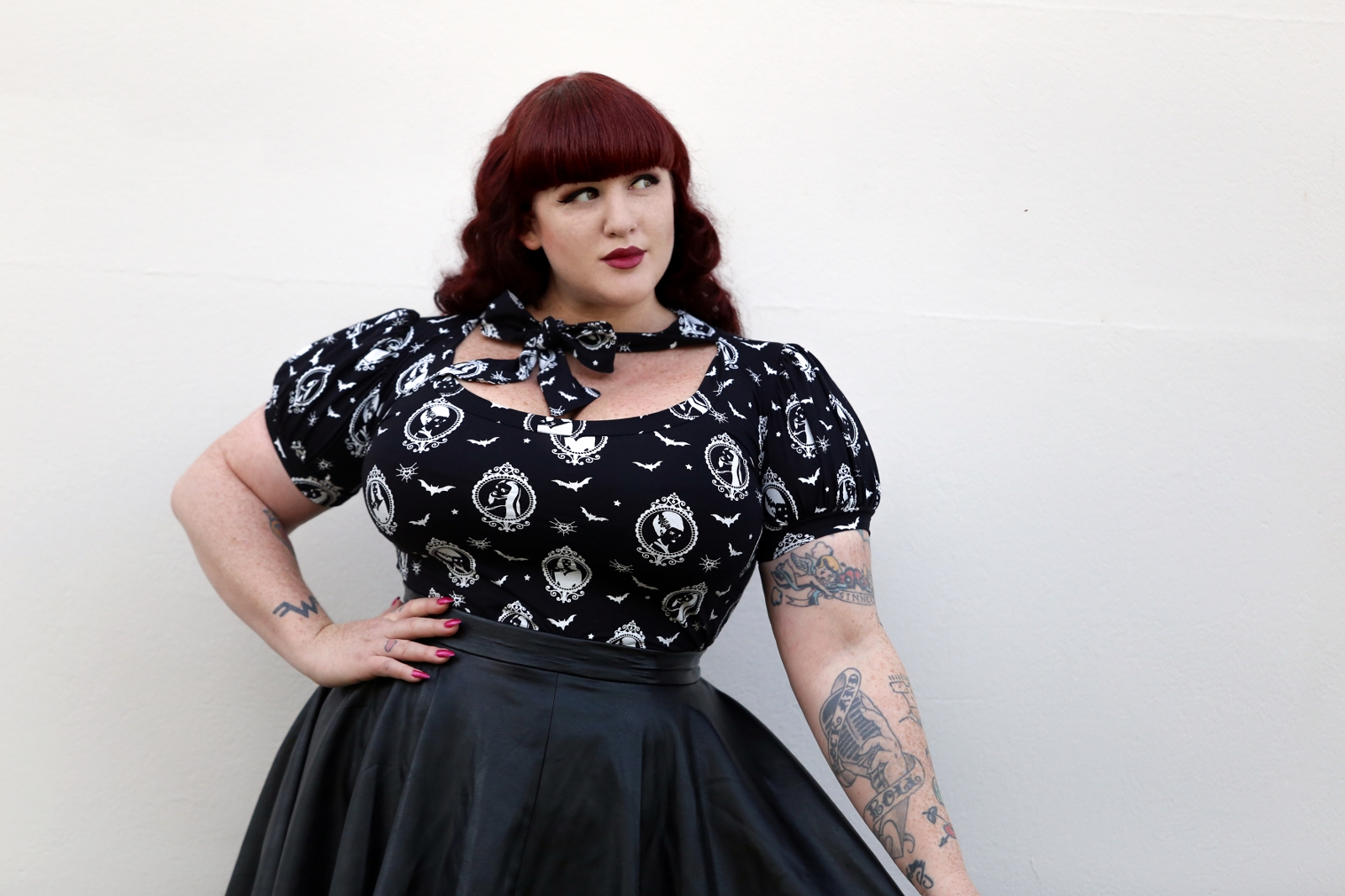 Curves to Kill... Bonsai Kitten Is Tops!