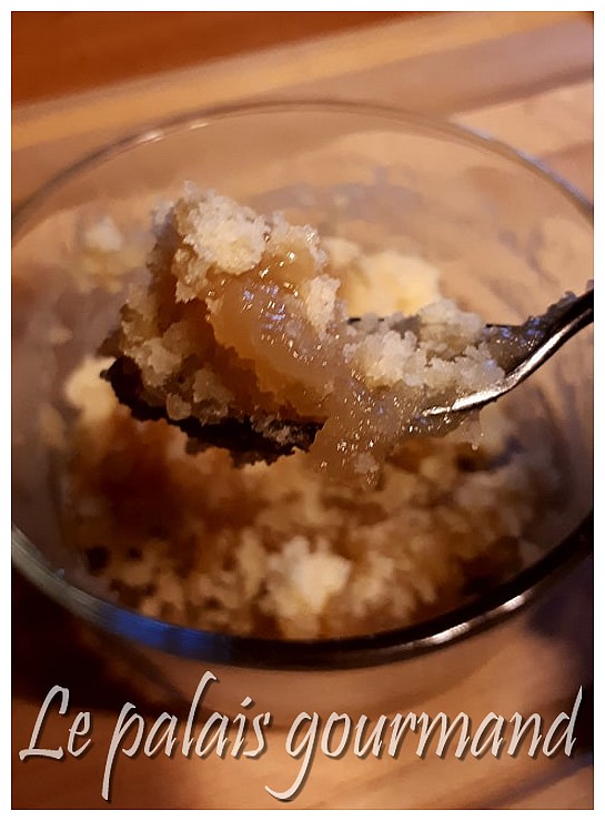 Le palais gourmand Pouding chômeur à l'érable dans une tasse