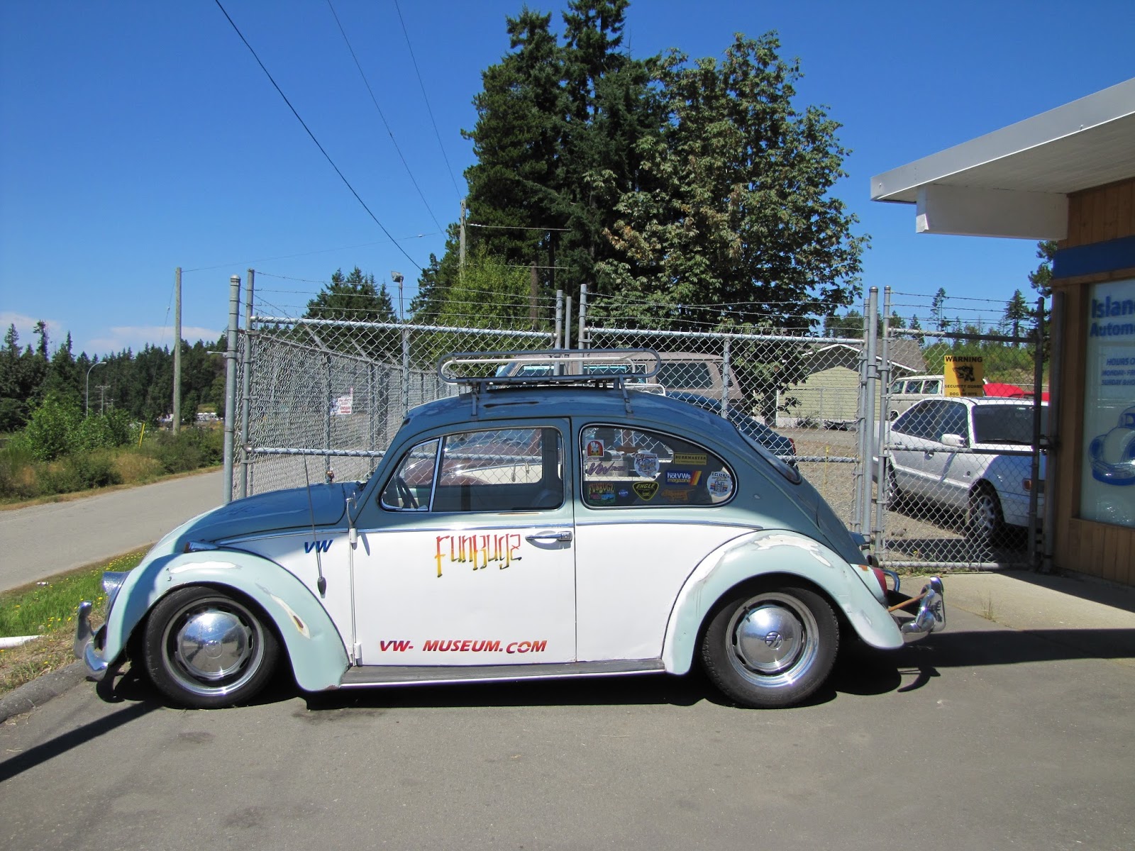 Westward meander Punch buggies