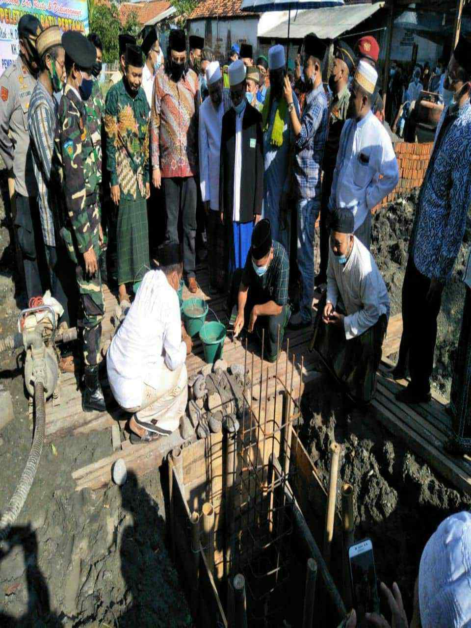 peletakan batu pertama