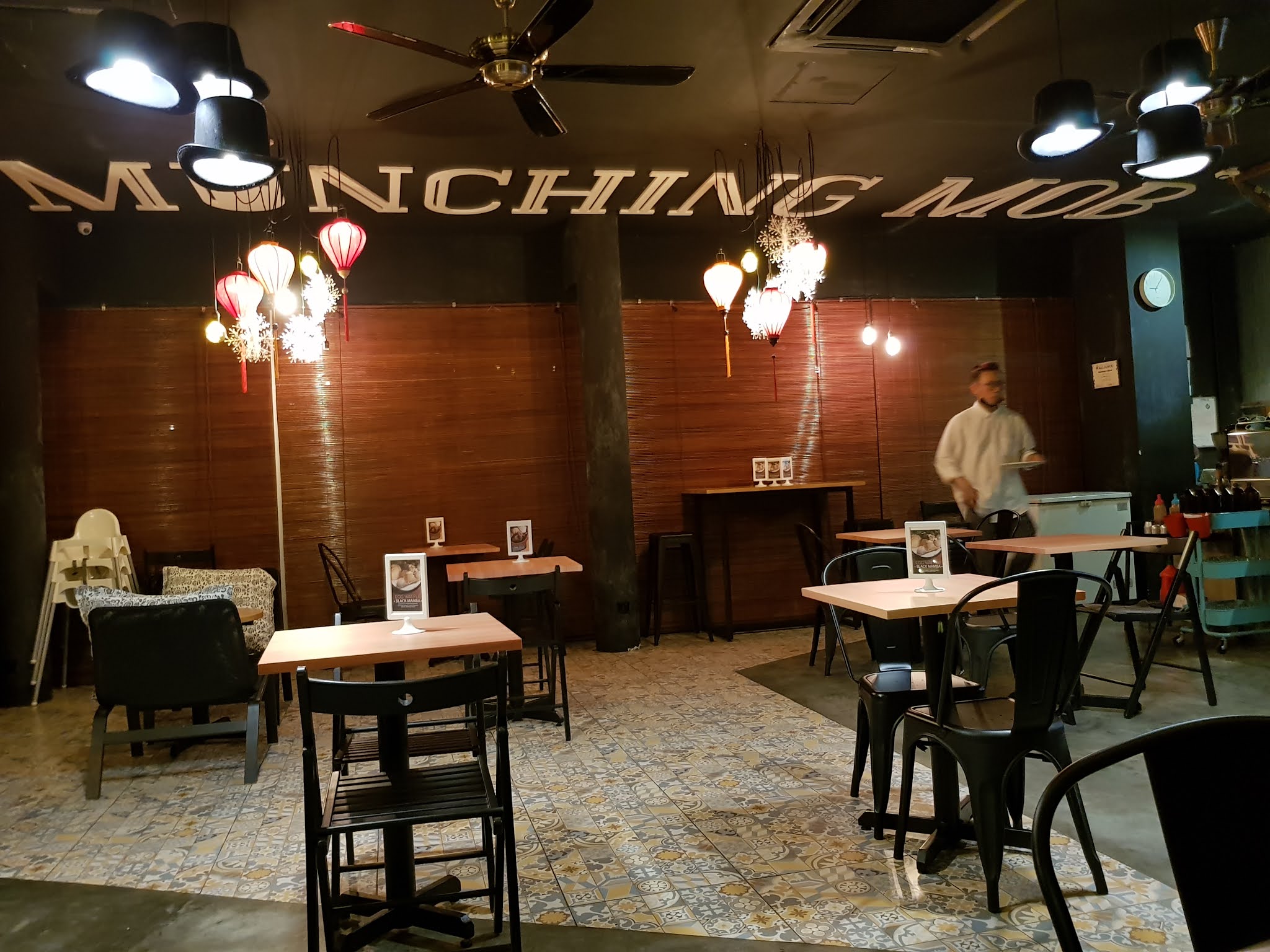 UTOPIA: Family Dine-Out @ Munching Mob Cafe, Bukit Jalil