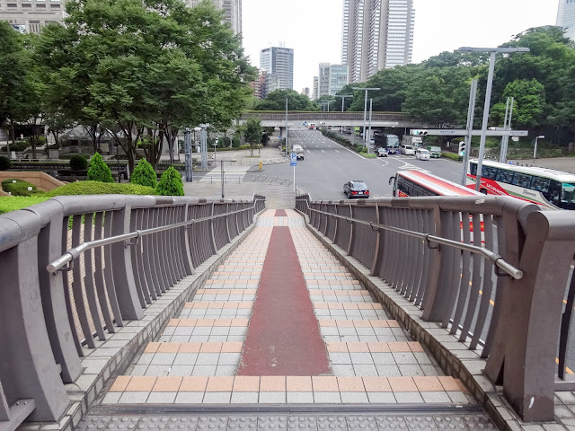 歩道橋,階段,新宿中央公園〈著作権フリー無料画像〉Free Stock Photos 