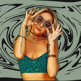 girl with round glasses pfp