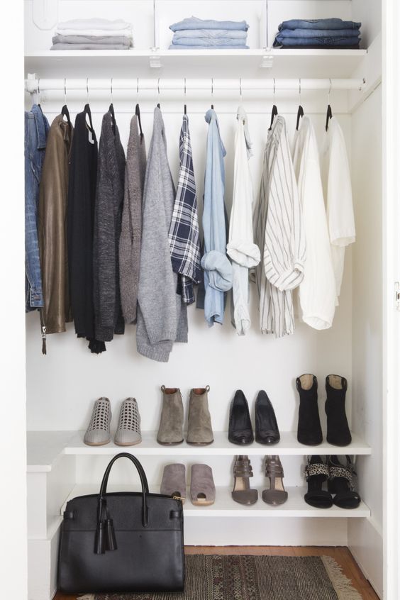 Cómo organizar un armario de ropa en 6 pasos.