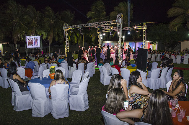 Prefeitura de Cocal realiza baile de debutantes para 15 jovens - Imagem 40