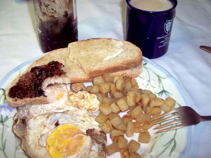 Things wot I Made Then Ate Eggs over easy, hash browns