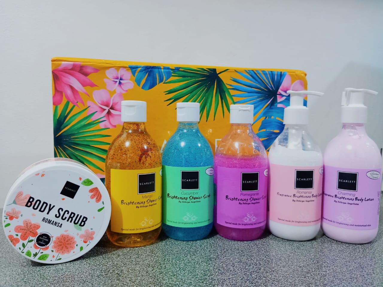 ANDIYANI ACHMAD Review Scarlett Whitening Body Scrub, Shower Scrub