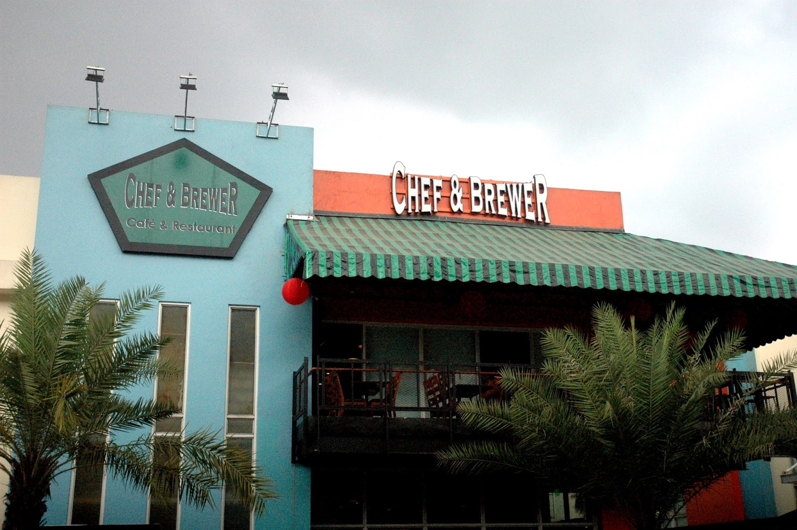 DUDE FOR FOOD Good Vibes by the Bay Chef & Brewer Opens at Blue Bay Walk