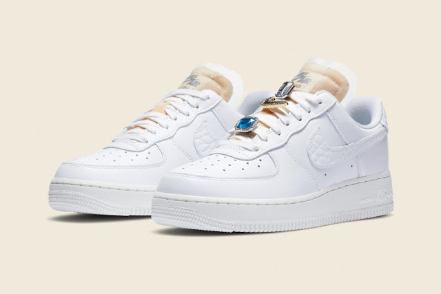 Swag Craze: First Look: Nike WMNS Air Force 1 - 'Bling'