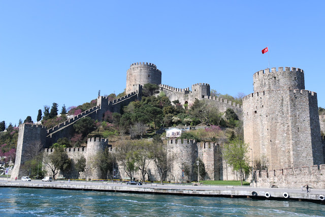 A well-maintained tower wall along Bosphorus Strait at Asian side of Istanbul during our cruise ride with Sehir Hatlari in Turkey A well-maintained tower wall along Bosphorus Strait at Asian side of Istanbul during our cruise ride with Sehir Hatlari in Turkey