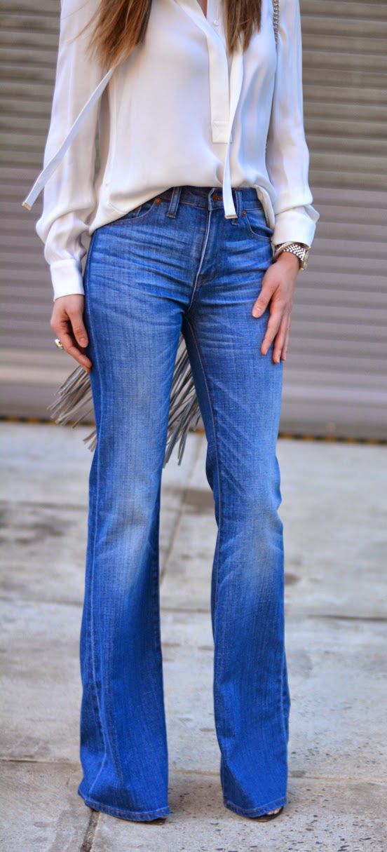 Women's fashion | White blouse and flared jeans | Just a Pretty Style