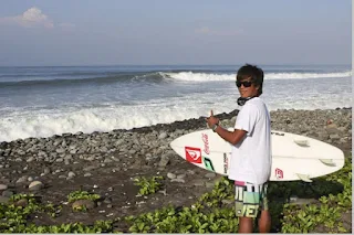Peselancar surfing mendunia dari Indonesia Cimaja sukabumi