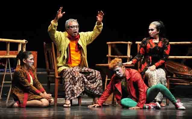 Seni Teater Kontemporer Istilah Teater Berasal Dari Kata Theatron Ciri Ciri Dari Teater Kontemporer Konsep Teater Kontemporer