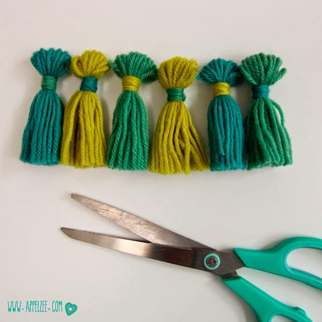 Villa Appelzee DIY bunting with tassels www.appelzee.com