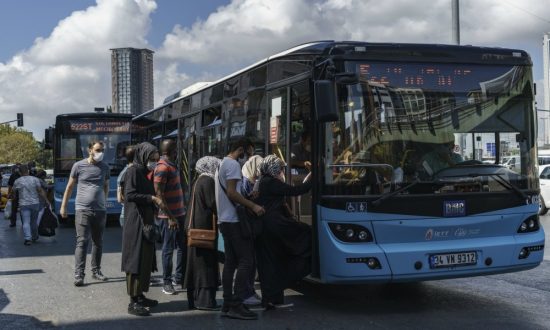 Λεωφορεία   made in Turkey στους ελληνικούς δρόμους 