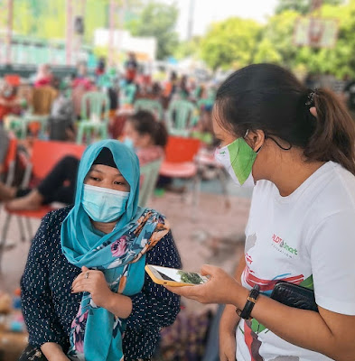 Stranded OFWs and locals get help from PLDT Smart Foundation