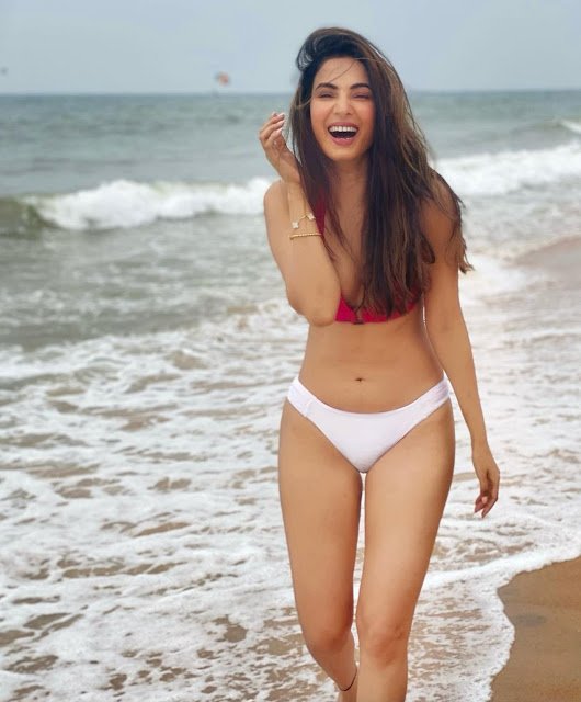 Super Hot Diva SONAL CHAUHAN sizzling bikini stills in Goa