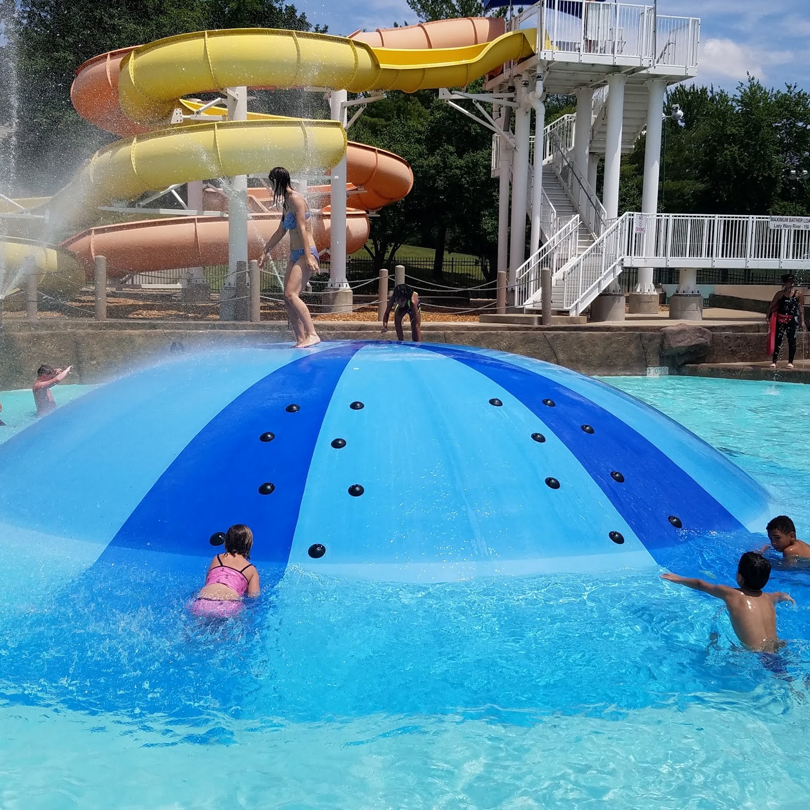 Play St. Louis White Birch Bay Aquatic Center, Hazelwood