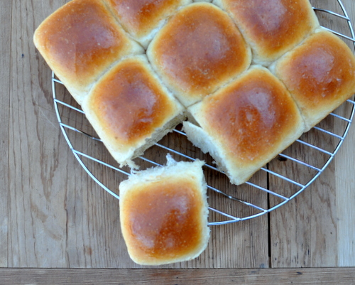 Homemade Yeast Rolls ♥ KitchenParade.com, my mom's recipe for soft yeast buns, she used an ice cream pail for mixing, kneading and rising!