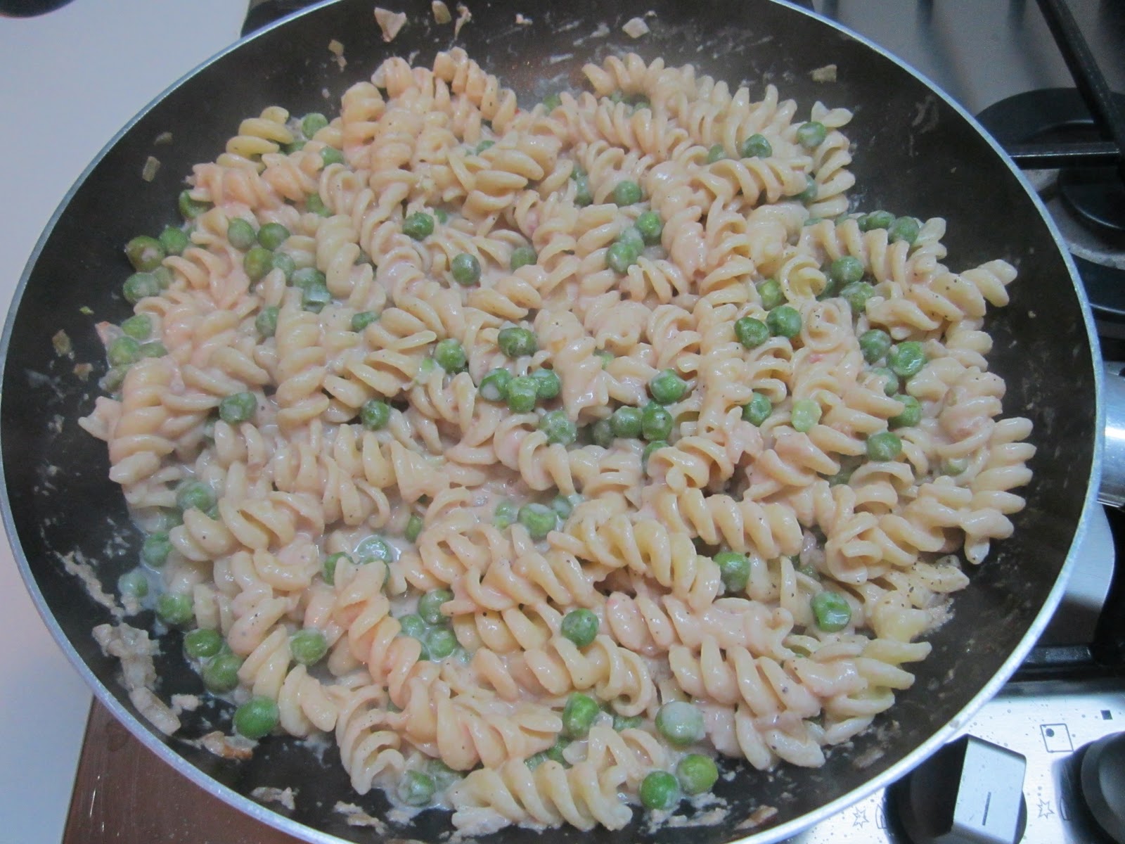 Fusilli piselli e crema di prosciutto cotto Cucina, Libri e Gatti