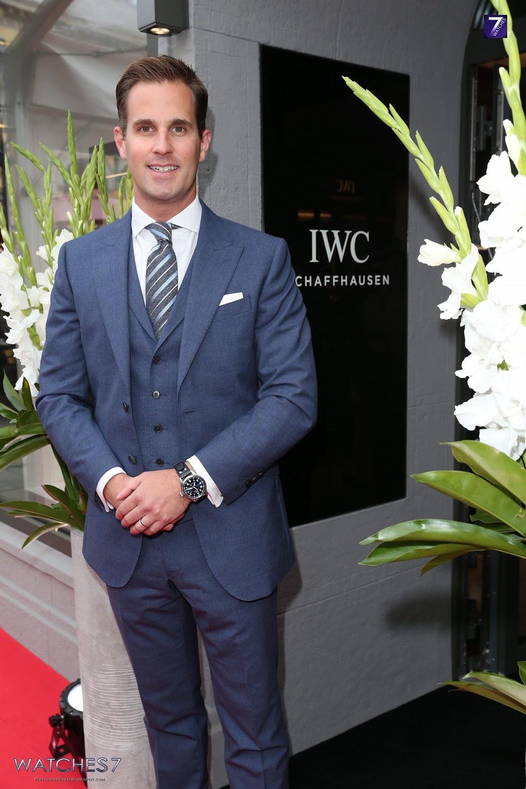 IWC SCHAFFHAUSEN, BIG PILOT, REF IW500923 single piece 5N gold wristwatch  with date, power reserve and special engraving, was worn by Bradley Cooper  at the 91st Academy Awards®