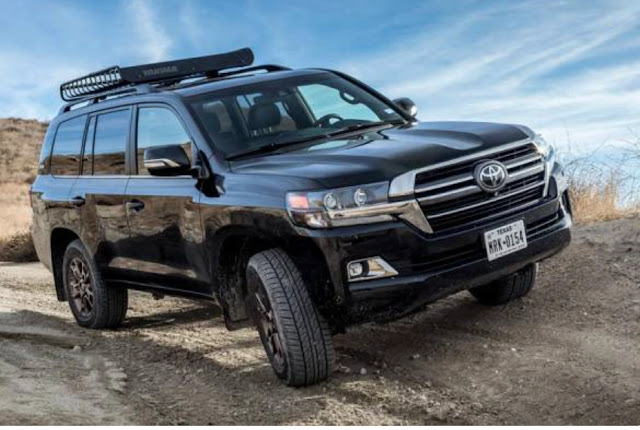 Foto mobil Presiden Jokowi yang menembus banjir Kalimantan