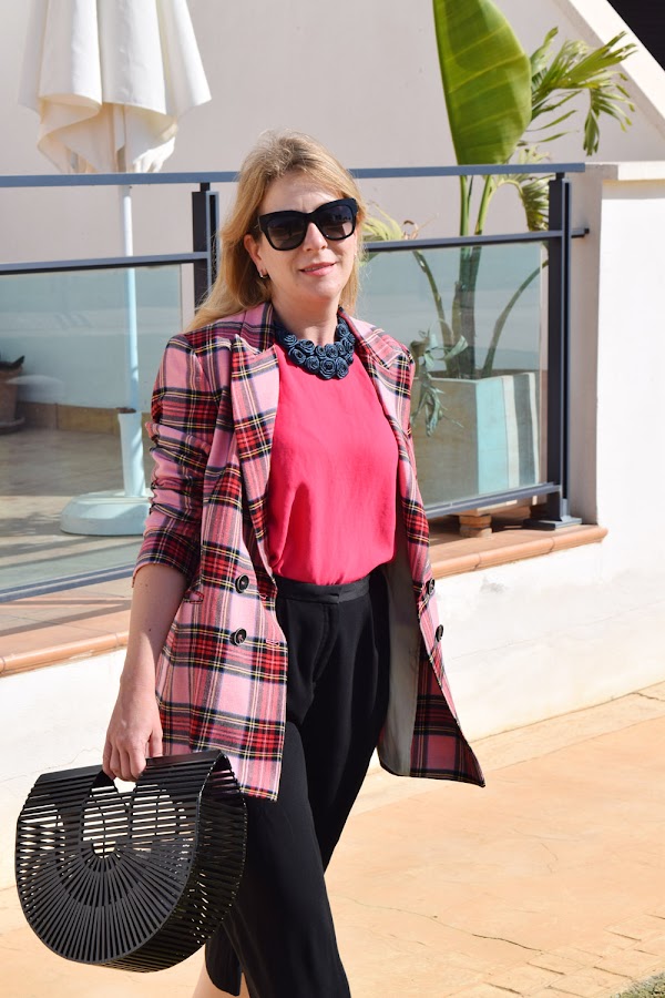 Como llevar crop pant con blazer