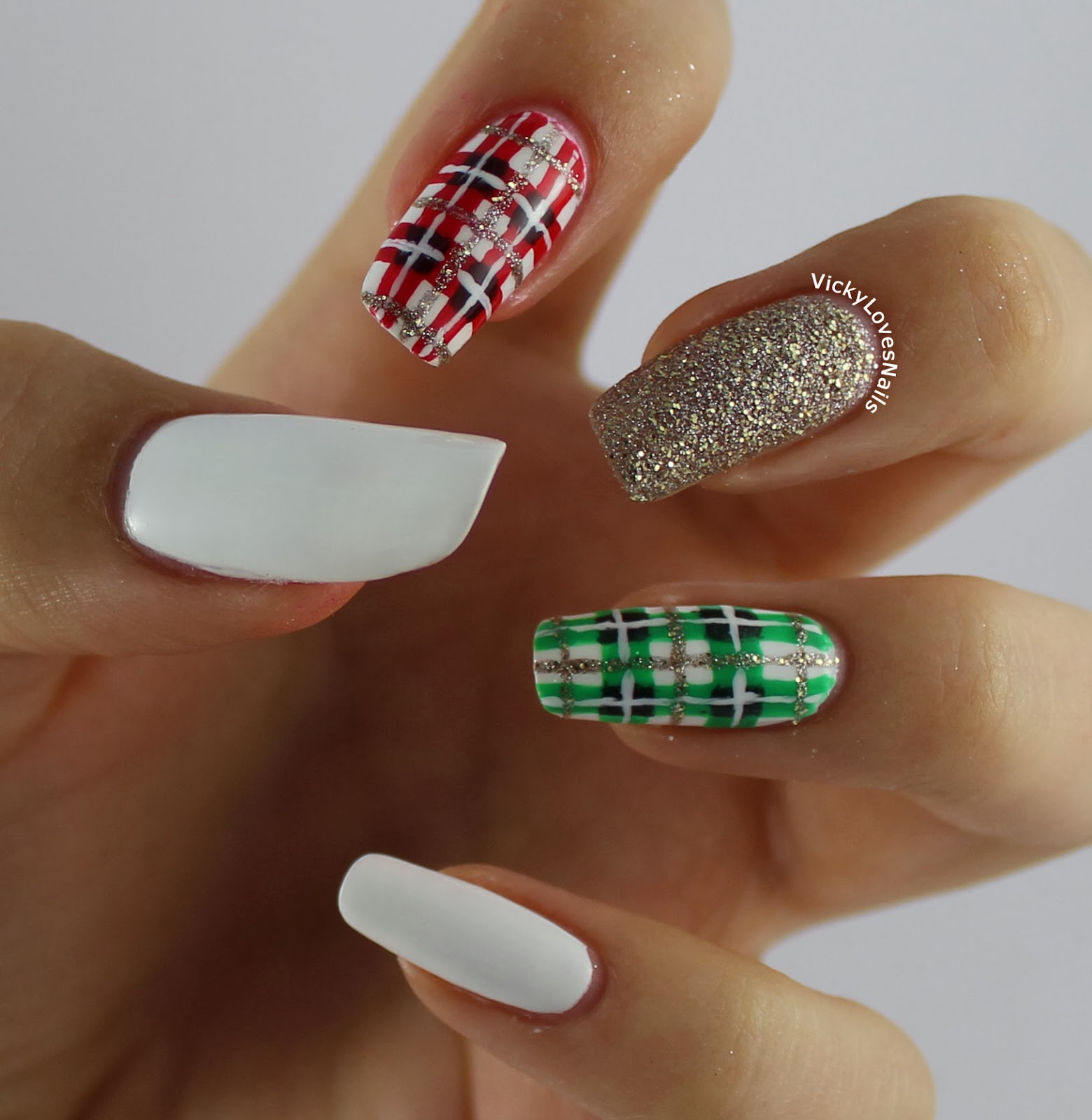 Vicky Loves Nails!: Copycat Saturday - Tartan Nails