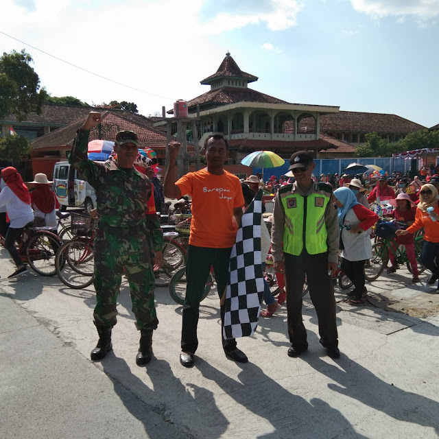 Babinsa Cawas Amankan Sepeda Santai Semarakkan HUT RI ke 74